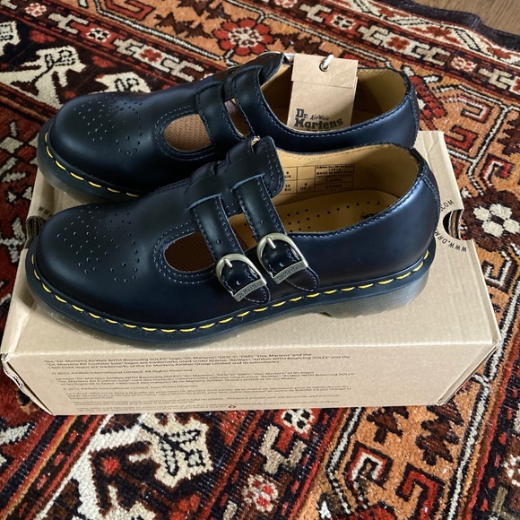 Dr. Martens 8065 Mary Janes - Brand New in Box, size 8 - Picture 2 of 4